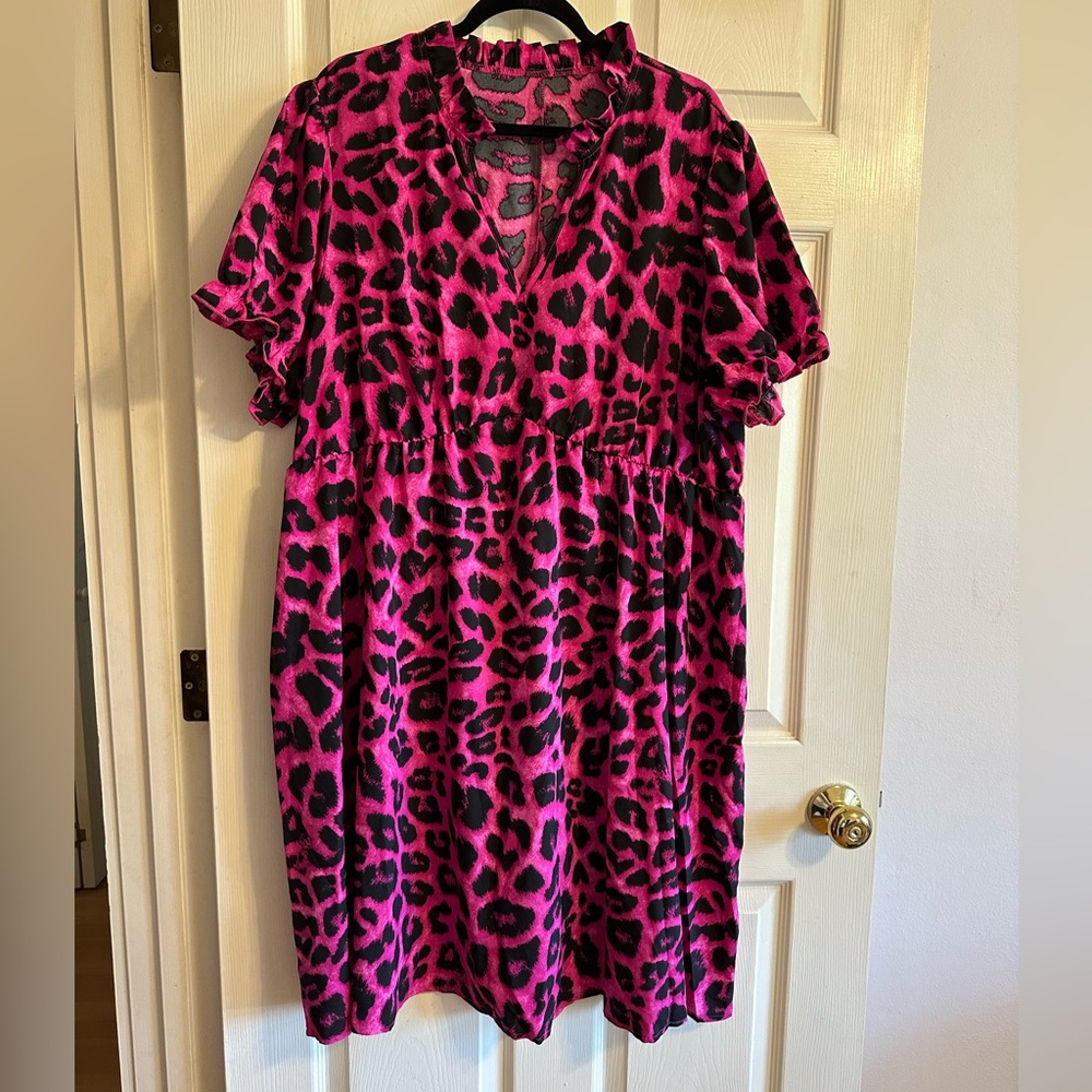 SHEIN Hot Pink and Black Leopard Print Short Sleeve Dress
